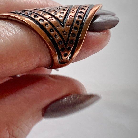 SOLD Ornate copper ring sz. 5 - Picture 4 of 6